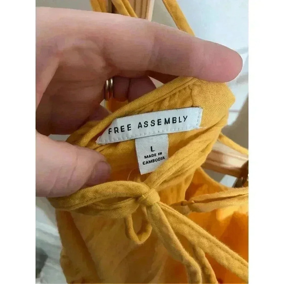 Free assembly Women’s sleeveless Double Strap Cross Back Tiered Midi Dress, size - Picture 7 of 8